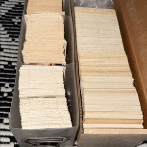 2 boxes of Vintage 80s & 90s Donruss puzzle piece collector cards